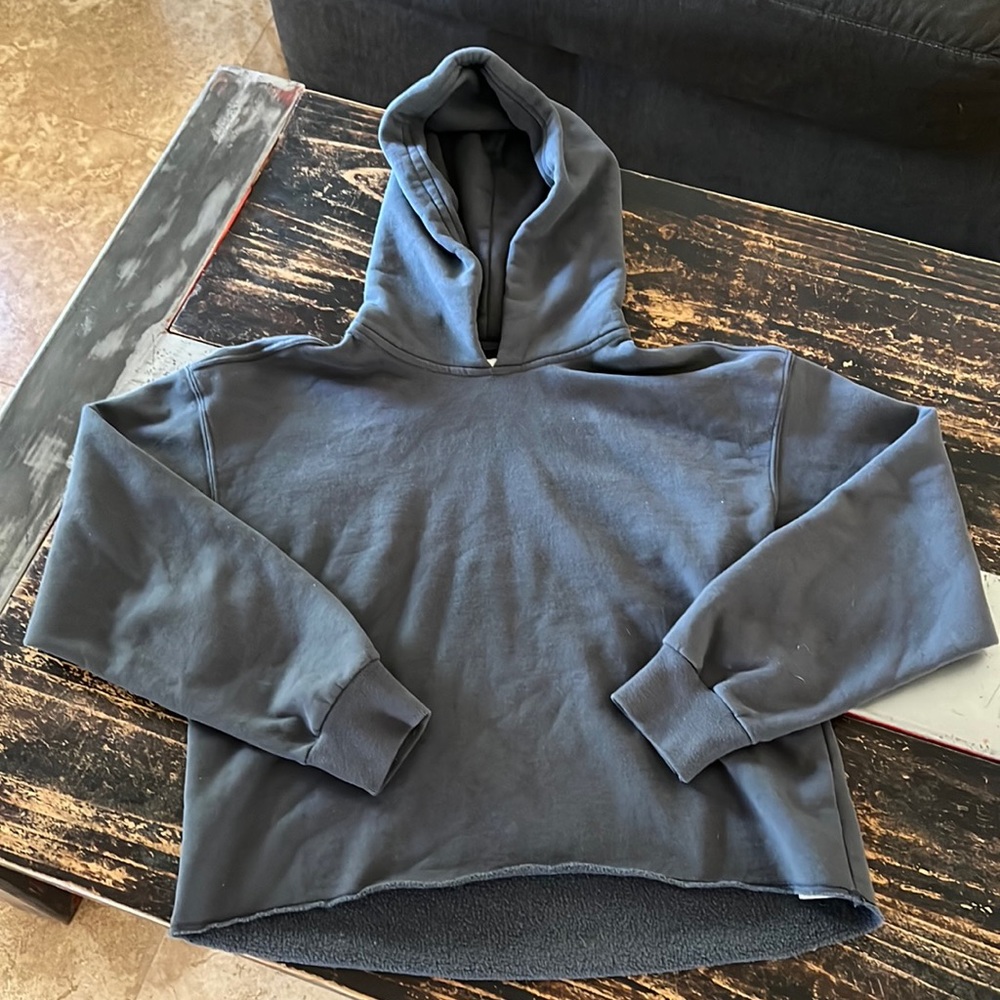 Semi-cropped hoodie